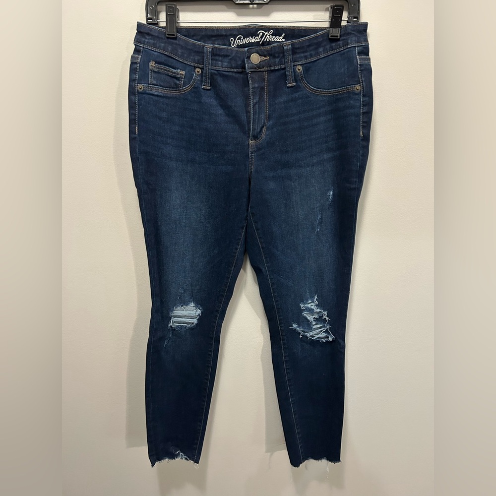 NWOT. Universal Thread Distressed dark skinny jeans
